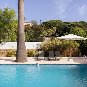 Domaine L'oiseau Bleu, 800 M From The In Sainte-Maxime